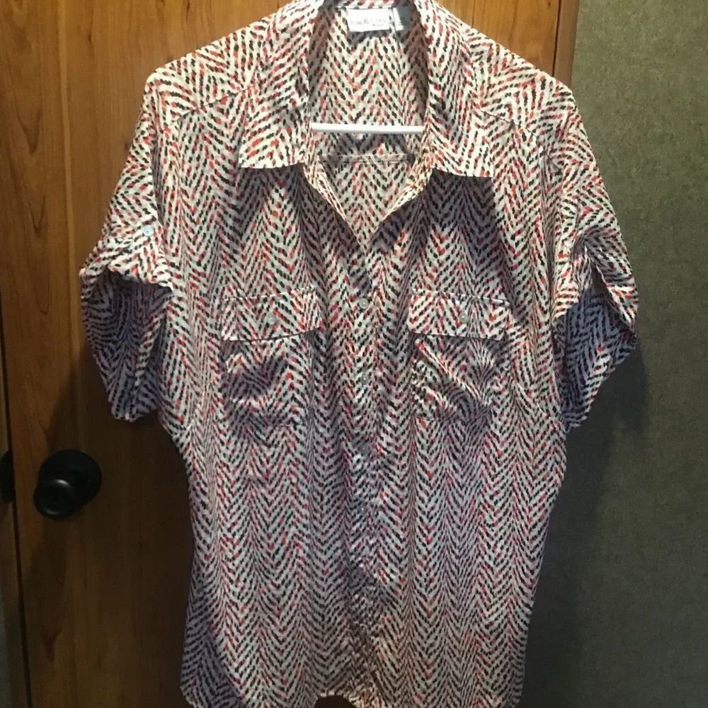 NWOT. Kim Rogers Brand Women’s Size 2X S/S Blouse